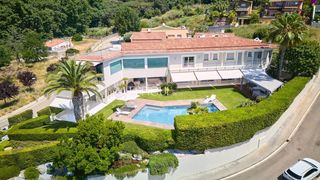 Casa en Urbanitzacions. Refugio definitivo de lujo en sant pol de mar