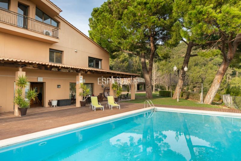 Foto 4f061164-e7c1-4b85-8a4c-c8a616e8fb1e. Casa amb calefacció aparcament piscina a Sant Feliu de Codines