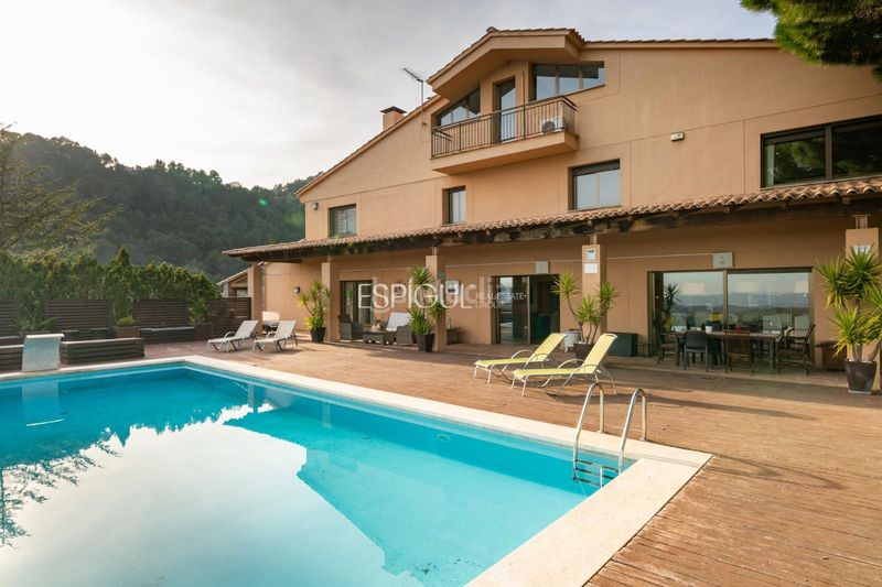 Foto 9e228e58-d2eb-40d1-b2ee-7381ba3f1953. Casa amb calefacció aparcament piscina a Sant Feliu de Codines