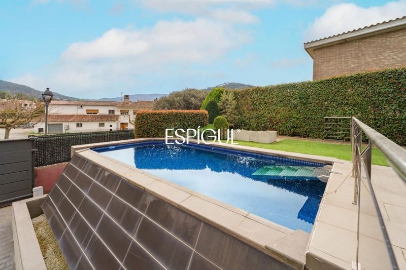 Foto 66b9f395-3d77-4022-bb52-cd6893b8c06e. Casa amb calefacció aparcament piscina a Vallromanes