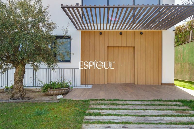 Foto 0e496a75-0549-4062-82bb-35d7475110e5. Casa amb calefacció aparcament piscina a Premià de Dalt