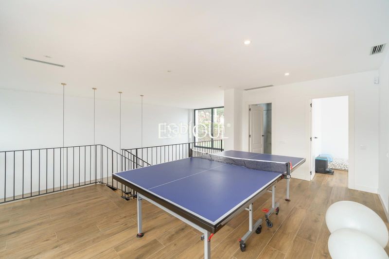 Foto 3a34e51d-df0c-4df6-9f64-24b8abe96a1f. Casa amb calefacció aparcament piscina a Premià de Dalt