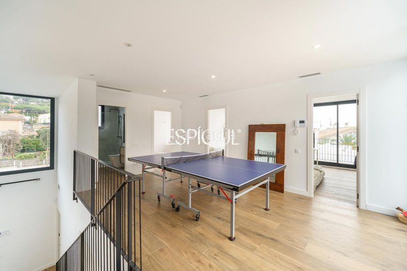 Foto 4aceac04-0db3-43d5-9528-0d1bcc9c4561. Casa amb calefacció aparcament piscina a Premià de Dalt