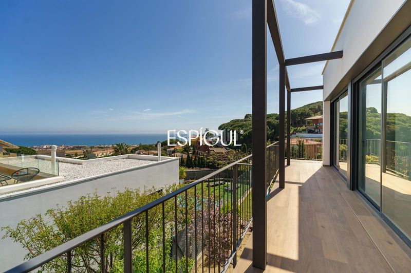 Foto a34c6026-4ed0-4bf9-8f66-2dae6c84d2f3. Casa amb calefacció aparcament piscina a Premià de Dalt