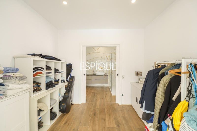 Foto ccc8bd57-ff9d-4017-a557-c92d24565555. Casa amb calefacció aparcament piscina a Premià de Dalt