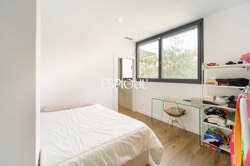 Foto d497af2d-375b-46fc-b165-58089be2a581. Casa amb calefacció aparcament piscina a Premià de Dalt