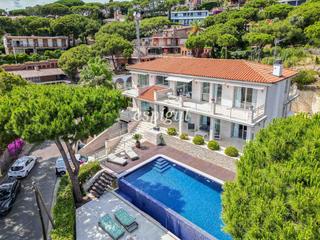 Casa  Jaume balmes. Villa de lujo con impresionantes vistas al mar en cabrils, mares