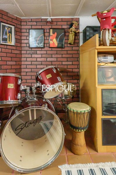 Foto 0f975eea-c77a-455b-a60a-21bba426e696. Casa adossada amb calefacció aparcament piscina a Tiana