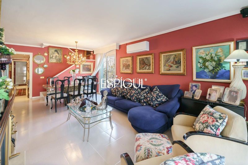 Foto 224b92c7-5ea5-4dfd-8f10-43fe010227ec. Casa adossada amb calefacció aparcament piscina a Tiana