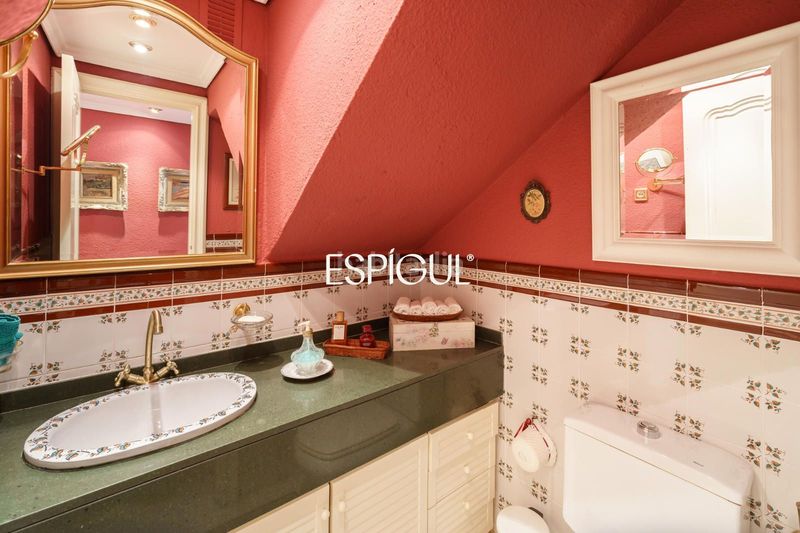 Foto 29a33dbe-27d1-47ff-97bc-bb662fb1e8da. Casa adossada amb calefacció aparcament piscina a Tiana