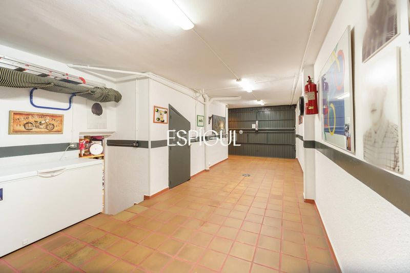 Foto d28fb667-b8ba-45d5-96ab-ec892410b1ce. Casa adossada amb calefacció aparcament piscina a Tiana