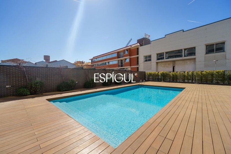 Foto 12a29aaa-fca8-4f14-ad37-8c3b356d047a. Àtic amb calefacció aparcament piscina a Montgat