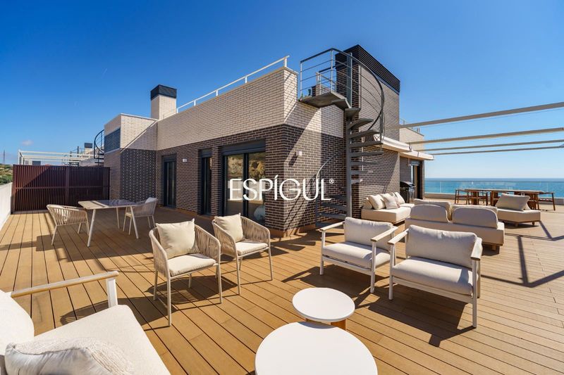 Foto 2936e603-e122-40cf-80b1-ef6037ef3ef6. Àtic amb calefacció aparcament piscina a Montgat