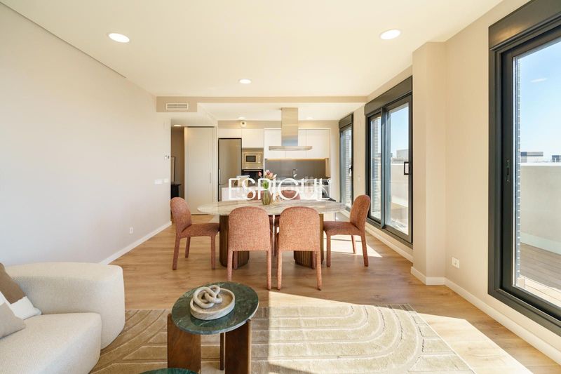 Foto 613efef1-e7df-4e1d-a197-56a319275f5b. Àtic amb calefacció aparcament piscina a Montgat