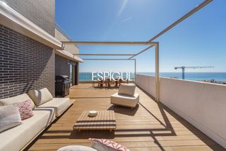 Dachwohnung  Pare claret. Exclusivo ático con espectaculares vistas al mar y a barcelona,