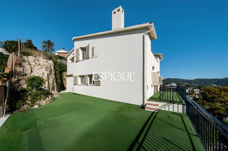 Foto 7a403d3e-4957-47f8-94d0-42a701065e6a. Casa amb calefacció aparcament a Alella