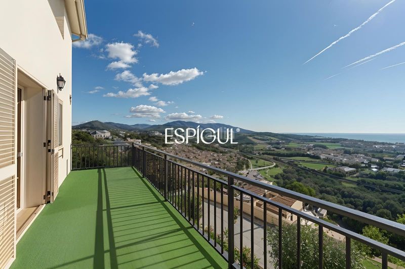 Foto adf7e86b-c9bb-4868-9da0-ff6ef37f774e. Casa amb calefacció aparcament a Alella