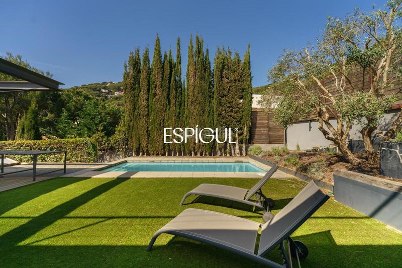 Foto 3e94a432-333a-461c-bd92-6d2322e0c3bf. Casa amb calefacció aparcament piscina a Premià de Dalt