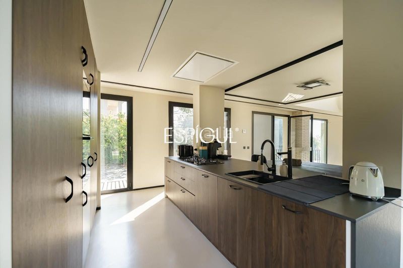 Foto fd2054ea-1a4f-4d4d-b36e-d9cb5334e779. Casa amb calefacció aparcament piscina a Premià de Dalt