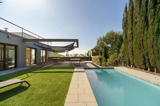 Haus  Bonaplata. Exclusiva propiedad reformada con piscina y jardín en premià de