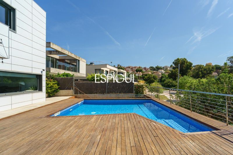 Foto 55b05428-864a-4808-b72f-28dacefcd09a. Casa amb calefacció aparcament piscina a Teià