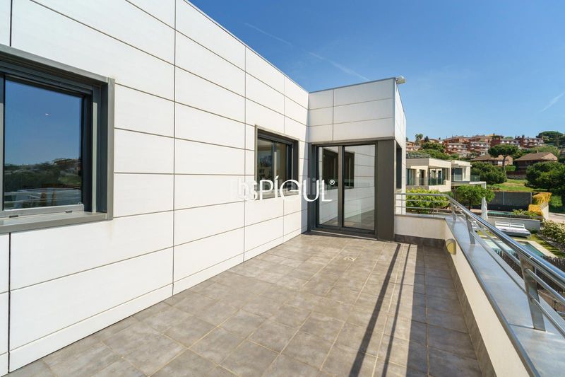 Foto 5ae8f8cd-f0a3-41fb-903d-deab5fd530f2. Casa amb calefacció aparcament piscina a Teià