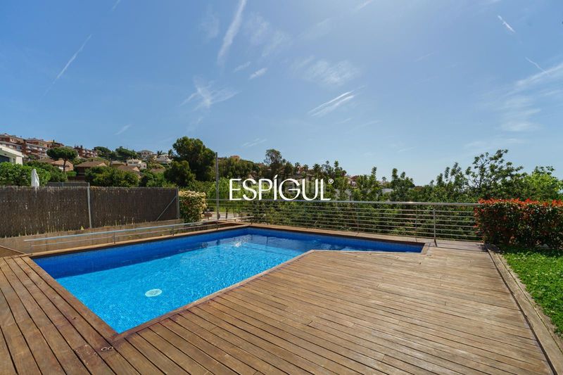 Foto d81fb214-fe22-4ade-8e3d-e1919feba808. Casa amb calefacció aparcament piscina a Teià