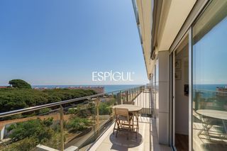 Etagenwohnung  Mar. Piso semi nuevo con vistas al mar, dos plaza de parquing y pisci