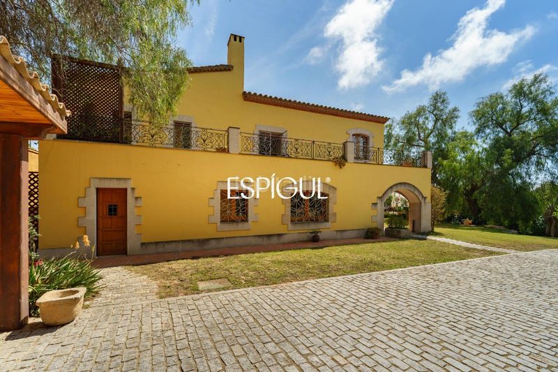 Foto 2c90ba1e-ccc9-49a1-af4e-a66b89926b22. Casa amb calefacció aparcament piscina a Cabrera de Mar