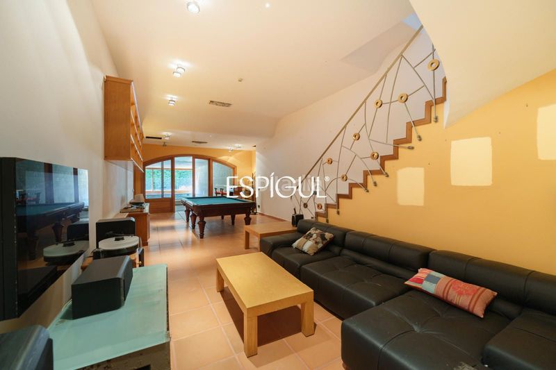 Foto 95f17243-622c-486d-b07a-7cbeb4cb89b9. Casa amb calefacció aparcament piscina a Cabrera de Mar