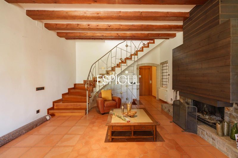 Foto 9fd38c85-c53e-4e94-ad93-ea82a50de810. Casa amb calefacció aparcament piscina a Cabrera de Mar