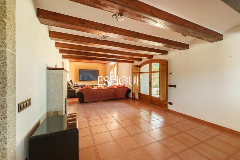 Foto a07b8984-396c-48d5-9bff-7e417b86b110. Casa amb calefacció aparcament piscina a Cabrera de Mar