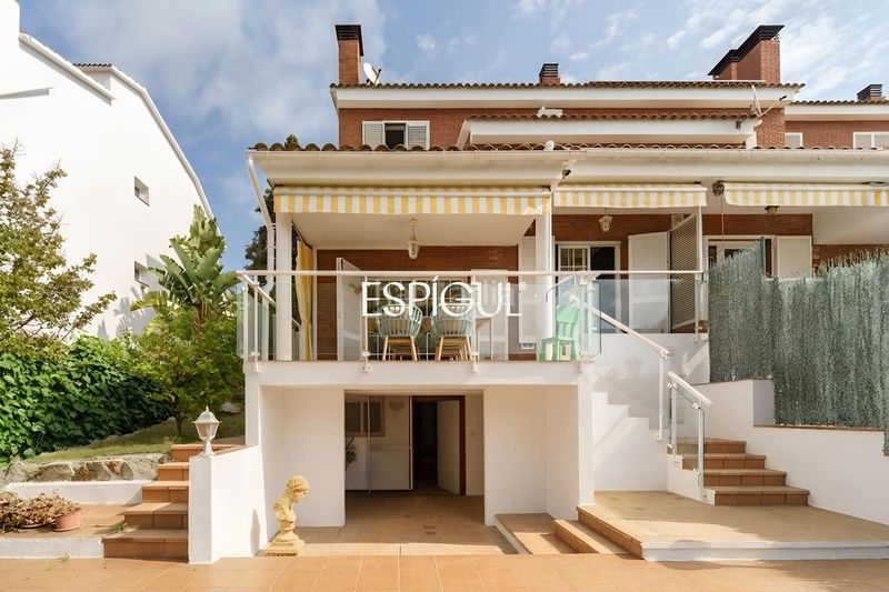 Foto 5f5fcd72-7be2-40b9-a202-a3754e796743. Casa adossada amb calefacció aparcament piscina a Teià