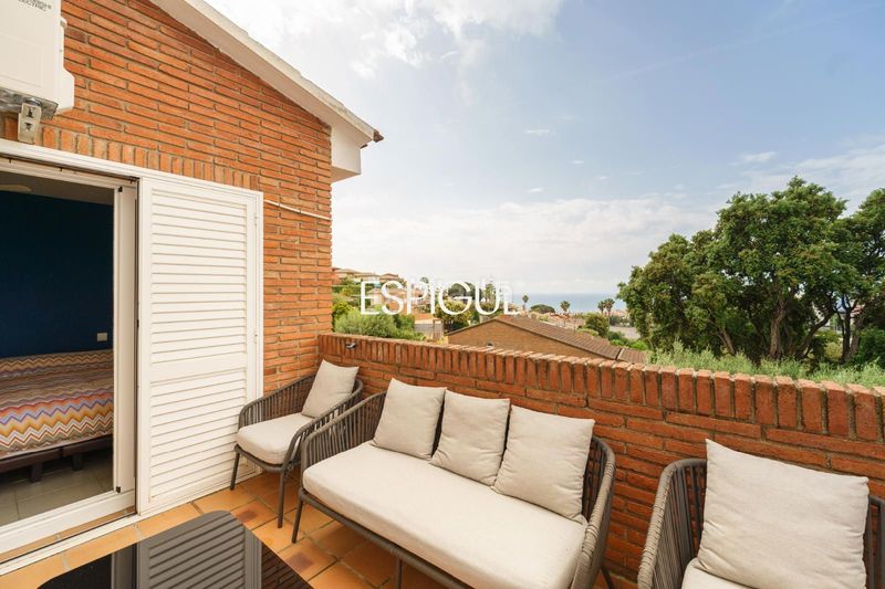 Foto 64b1add4-fb74-437d-8f89-67e48e7d0655. Casa adossada amb calefacció aparcament piscina a Teià