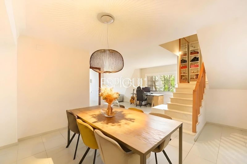 Foto 760bd967-1e25-4cb9-bc46-d6bc4ae40622. Casa adossada amb calefacció aparcament piscina a Teià