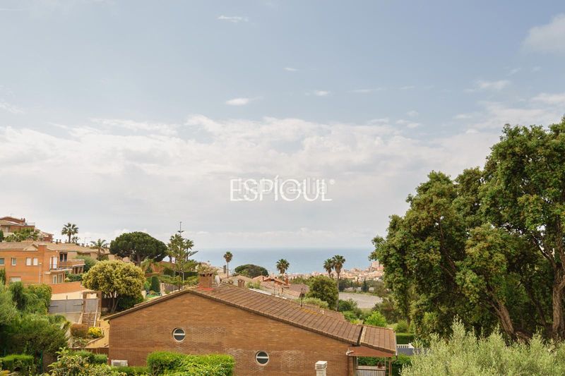 Foto a70e068f-782b-4a5d-b2bb-6beb43b30af3. Casa adossada amb calefacció aparcament piscina a Teià