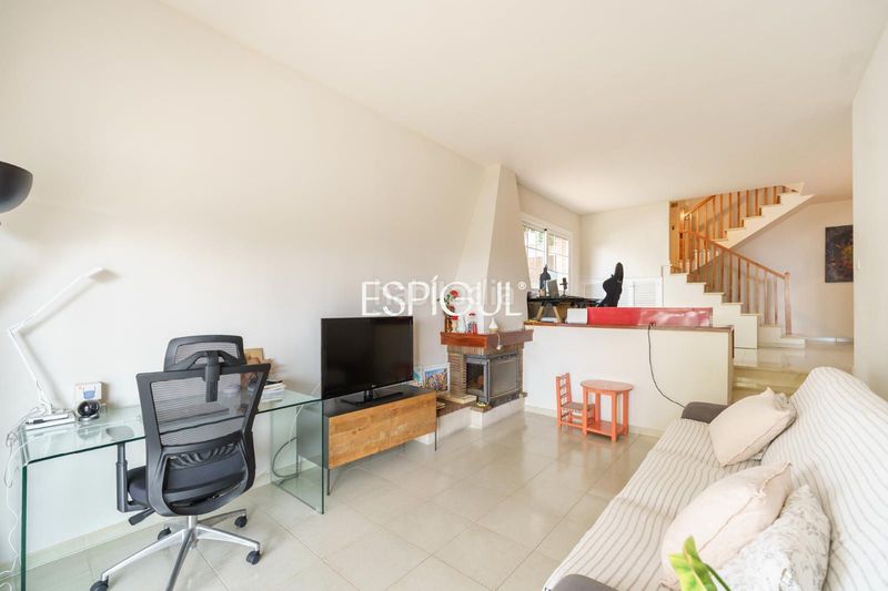 Foto aed73671-00b3-4844-9fcd-57eafd8c2a50. Casa adossada amb calefacció aparcament piscina a Teià