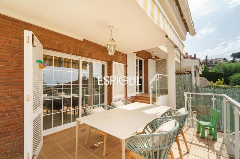 Foto c626340f-38ec-48d9-91b9-06a2d89367a1. Casa adossada amb calefacció aparcament piscina a Teià