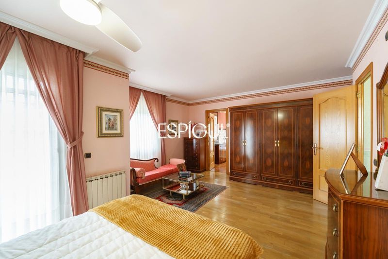 Foto 4cc0e62b-fc76-4950-ab4c-5bd241df4f30. Haus mit heizung parking pool in Canyamars Dosrius