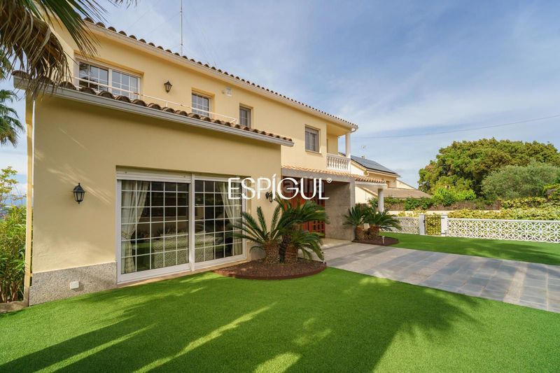 Foto a97dace1-68af-4955-bb31-2a531461666f. Haus mit heizung parking pool in Canyamars Dosrius