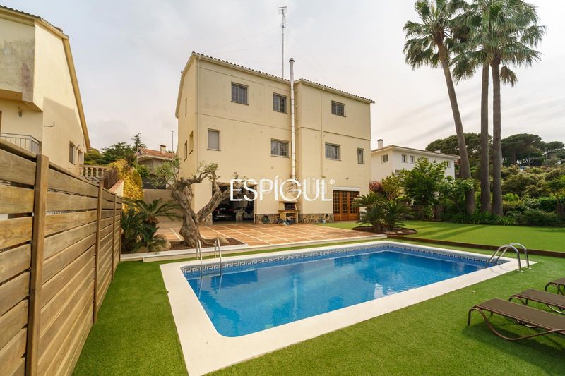 Foto bc74ca91-4077-4dc4-88f2-36a865a2efe4. Haus mit heizung parking pool in Canyamars Dosrius