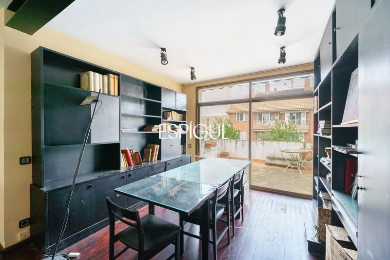 Foto c623c1a1-c7d8-4fbd-a2de-17a2a3dbd2bf. Duplex con riscaldamento in Alella