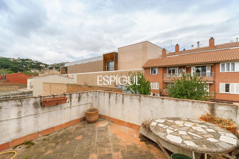 Foto e2c92914-d5c7-488f-b102-bf851a798ed3. Duplex con riscaldamento in Alella