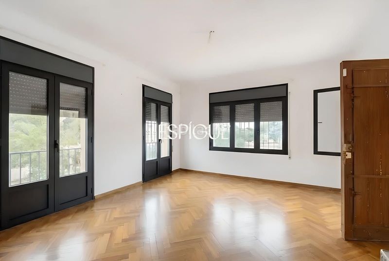 Foto 6115b8e6-8aff-43a8-ad41-f2a7b4545082. Casa amb calefacció aparcament a Alella