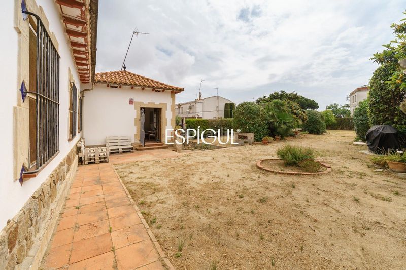 Foto 9135f430-2c39-4d60-a97f-df002edb8363. Casa amb calefacció aparcament a Alella