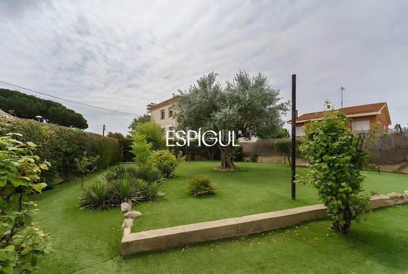 Foto e4fb48e8-234a-49fc-9e59-cfe662a5efa5. Casa amb calefacció aparcament a Alella