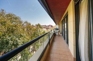 Location Appartement  Comtes de bell-lloch 189, esc 2, 4º1ª y 4º2ª. Vivienda larga estancia en el barrio de les corts, situada en un