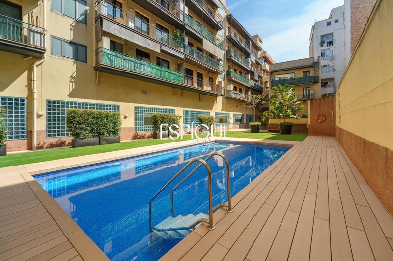 Foto 3b77030a-ac38-47b0-882e-0c9b675c6c73. Lloguer pis amb calefacció aparcament piscina a Barri de les Corts Barcelona