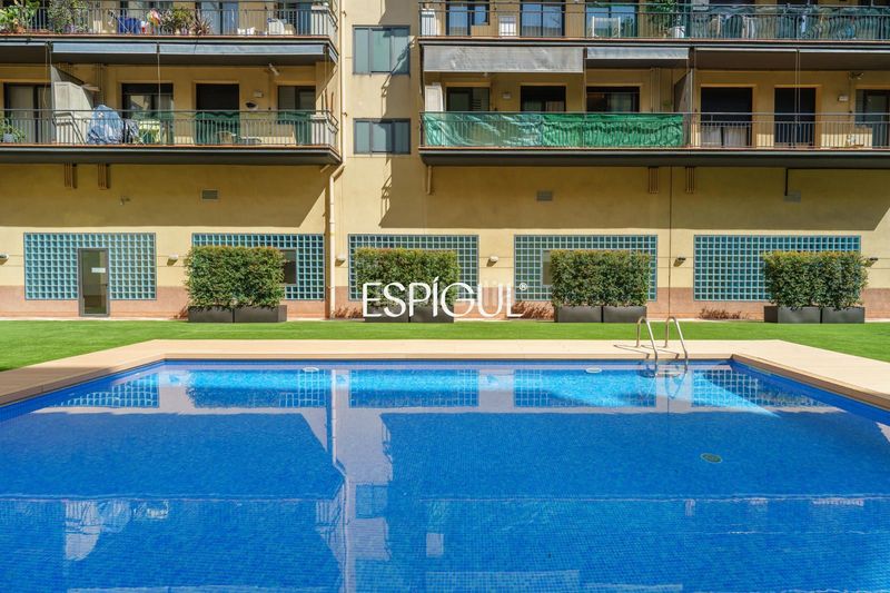 Foto df7801cd-5ef3-4384-a405-a1aa74afea91. Lloguer pis amb calefacció aparcament piscina a Barri de les Corts Barcelona