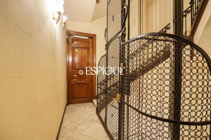 Foto 53235e0f-d9f2-4955-a398-47ef6b8e6e54. Pis a Dreta de l´Eixample Barcelona